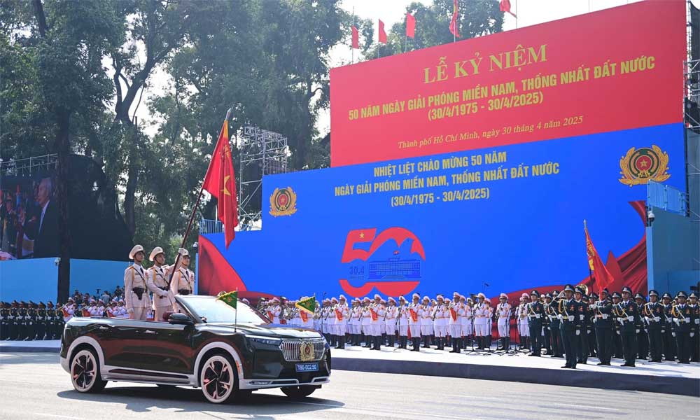 Foreign ambassadors congratulate Vietnam's achievements after 50 years of reunification